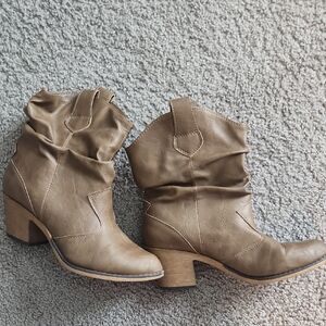 Women's Tan Ankle Boots